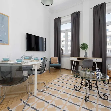 Unique With Remote Work Space In By Renters Varsóvia